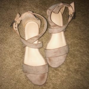 ankle strap kitten heels